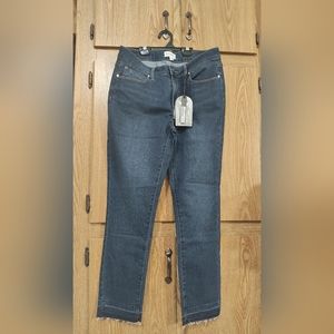 Kendall & Kylie Women's Crop Jeans